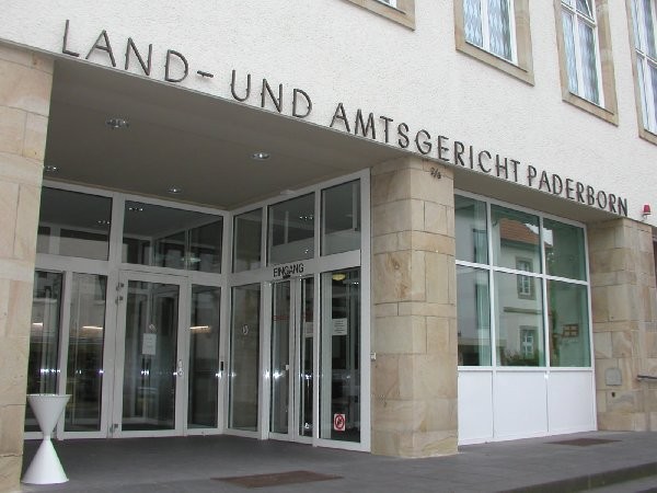 Eingangsbereich des Land- und Amtsgerichts